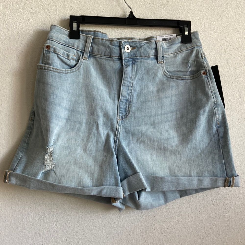 Inc Denim High Rise Convertible Short Light denim color NWT Sz 12